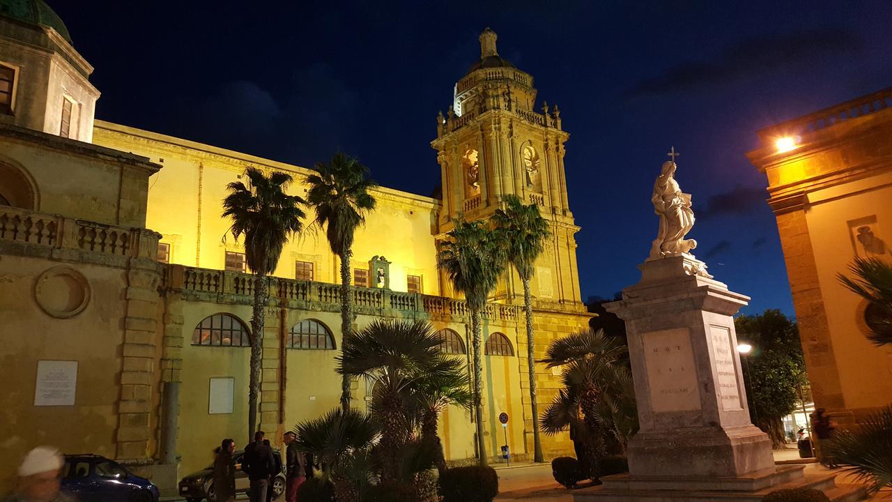 Casa Turismo "Madonna Del Paradiso" Mazara del Vallo Bagian luar foto